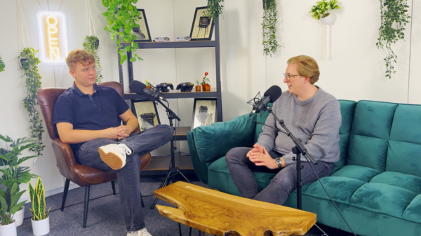 Aufnahmestudio mit zwei Personen